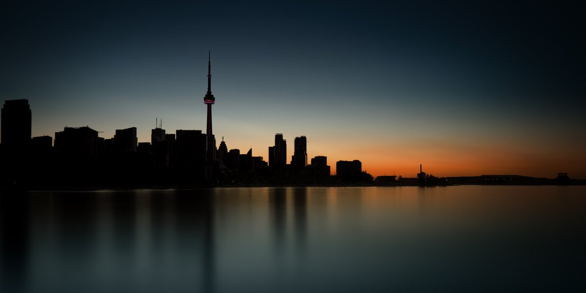 StanKlasz's tweet image. The city sleeps. #YYZ #The6ix @CanonUSAimaging @FormattHitech #5Dmkiv #Firecrest