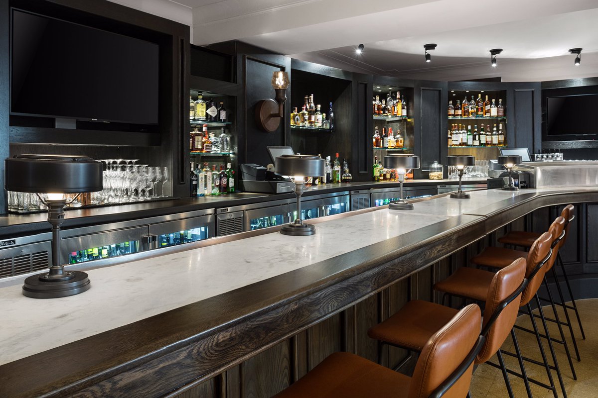 hotelleveque614's tweet photo. Add us on snapchat for an exclusive offer to use in The Keep Liquor Bar this Friday night! @hotelleveque614 #barsofcolumbus #stargazing https://t.co/plgcVjzD7s