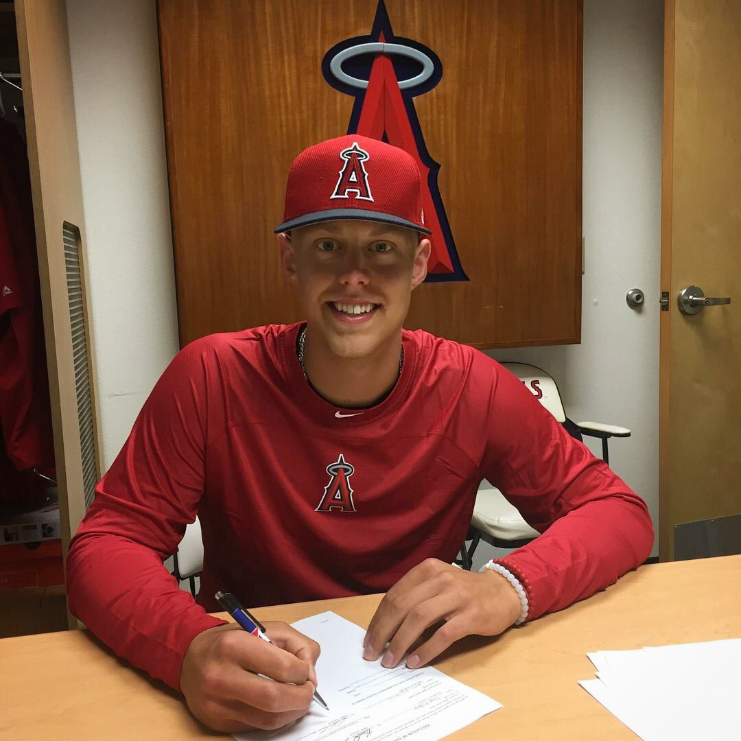 HTPacademy's tweet image. HTP is fortunate to have our 1st Academy member turn professional. Congrats to @LLind29 on signing a contract with the LA Angels! #HTP