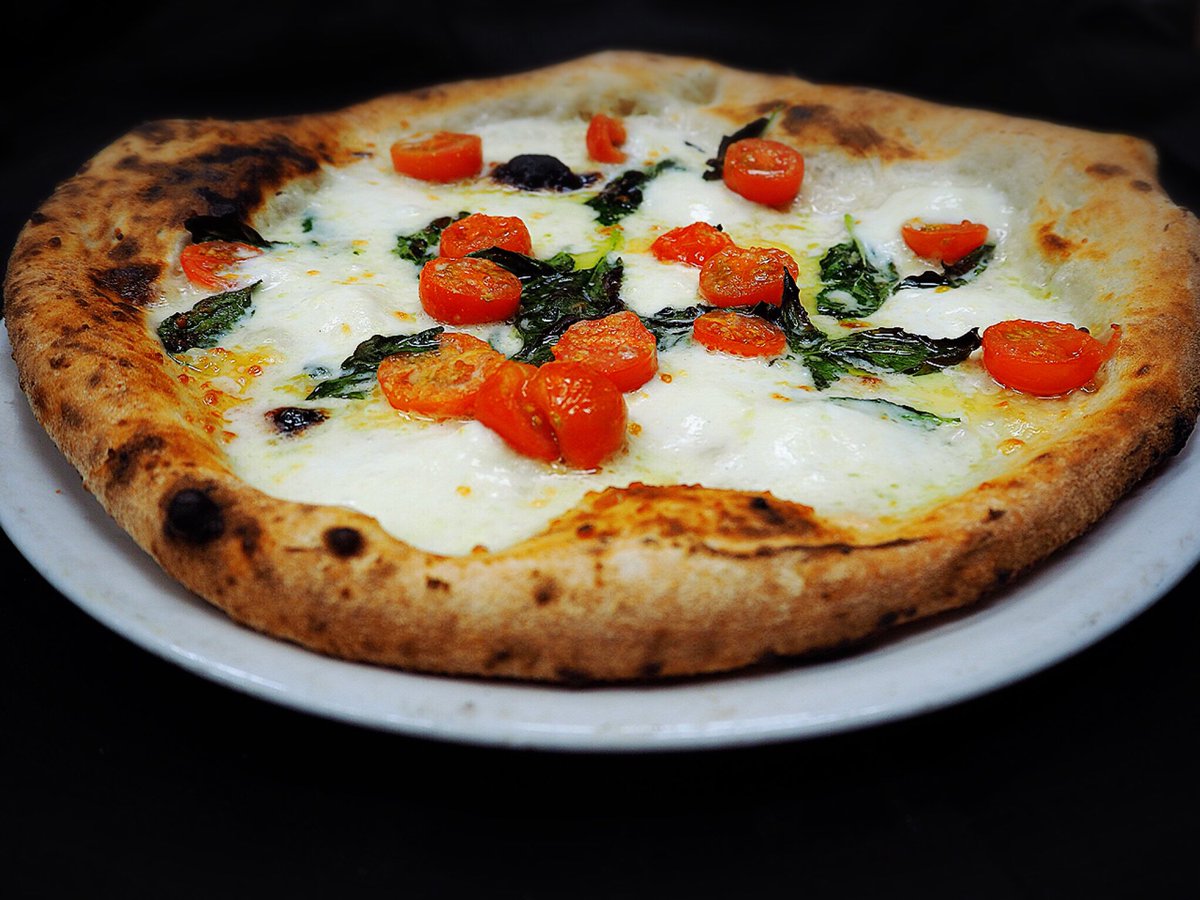 doppiozerocup's tweet photo. Buffalo mozzarella Pizza #FoodNetworkStar https://t.co/MzXnZXv8Cv