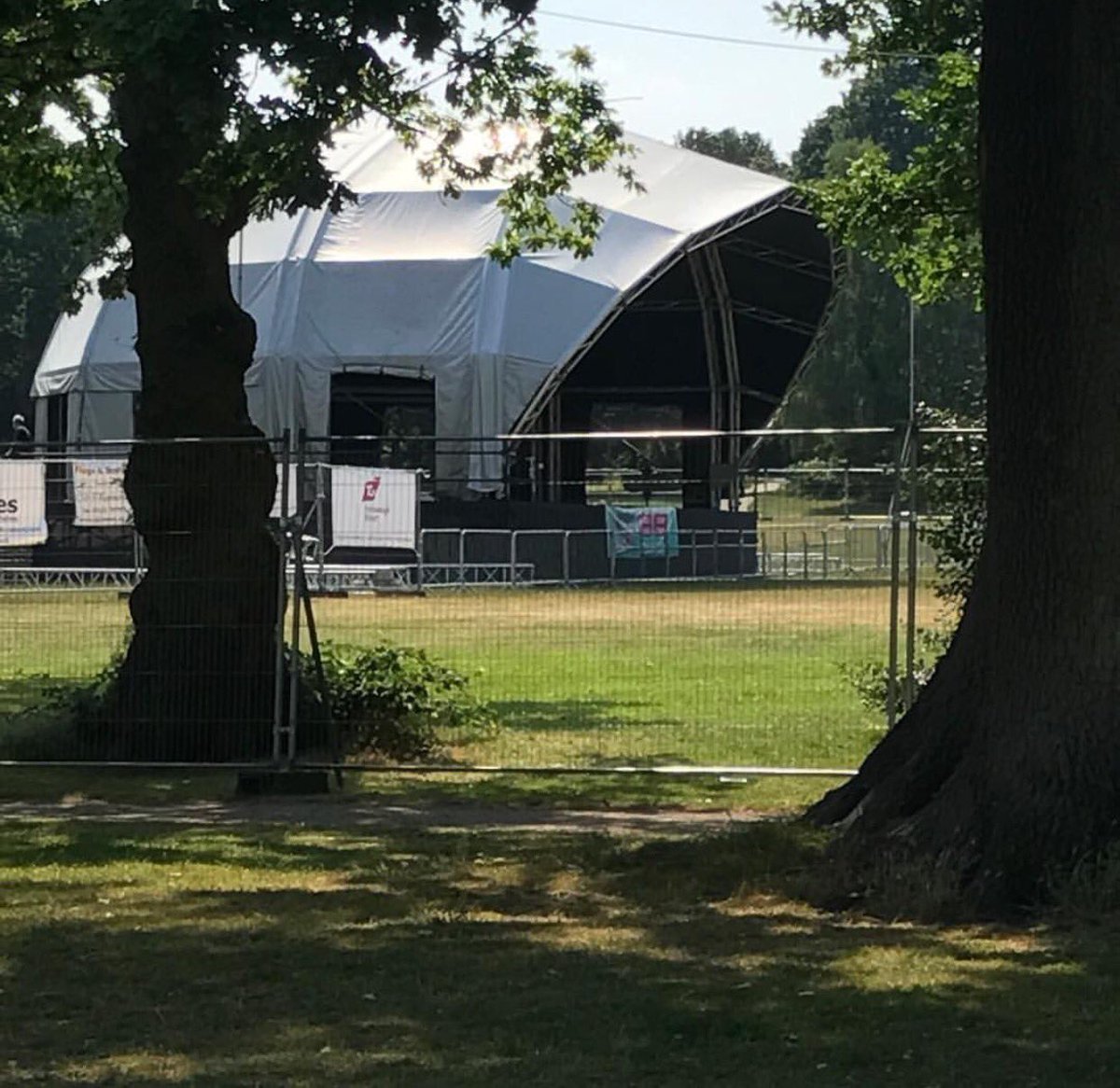 PTHshops's tweet photo. #Getting ready for #MusicInThePark - have you got #your #tickets yet??!! 🎶☀️👍🏻 #letsgetinon https://t.co/uMKty71fKg