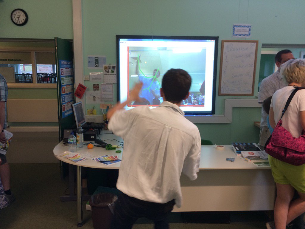 rspruijt_edu's tweet photo. Programming meets gaming with #kinect in computing @HardenhuishSch #hhOpenEve #MSShowcase https://t.co/elnmJT7OgC