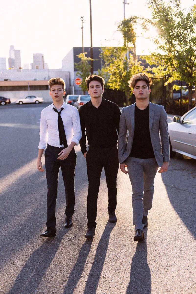 OfficialFIYM's tweet photo. Smooth remix coming soon 😏 https://t.co/NLrOsRp4Xu