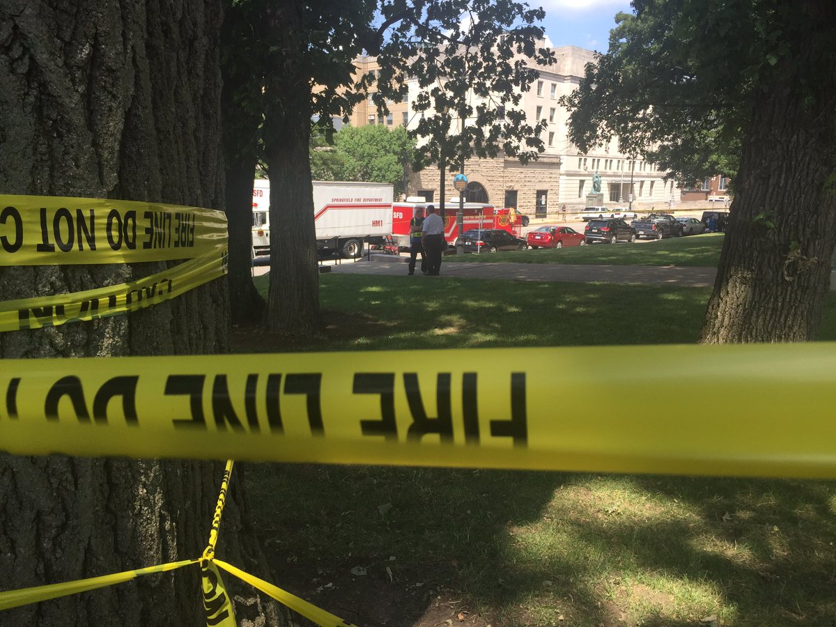 JennSullivanTV's tweet photo. #Breaking woman taken into custody for spreading hazardous material on the second floor of the #ILCapitol @wics_abc20 https://t.co/fT5ttPDuyB