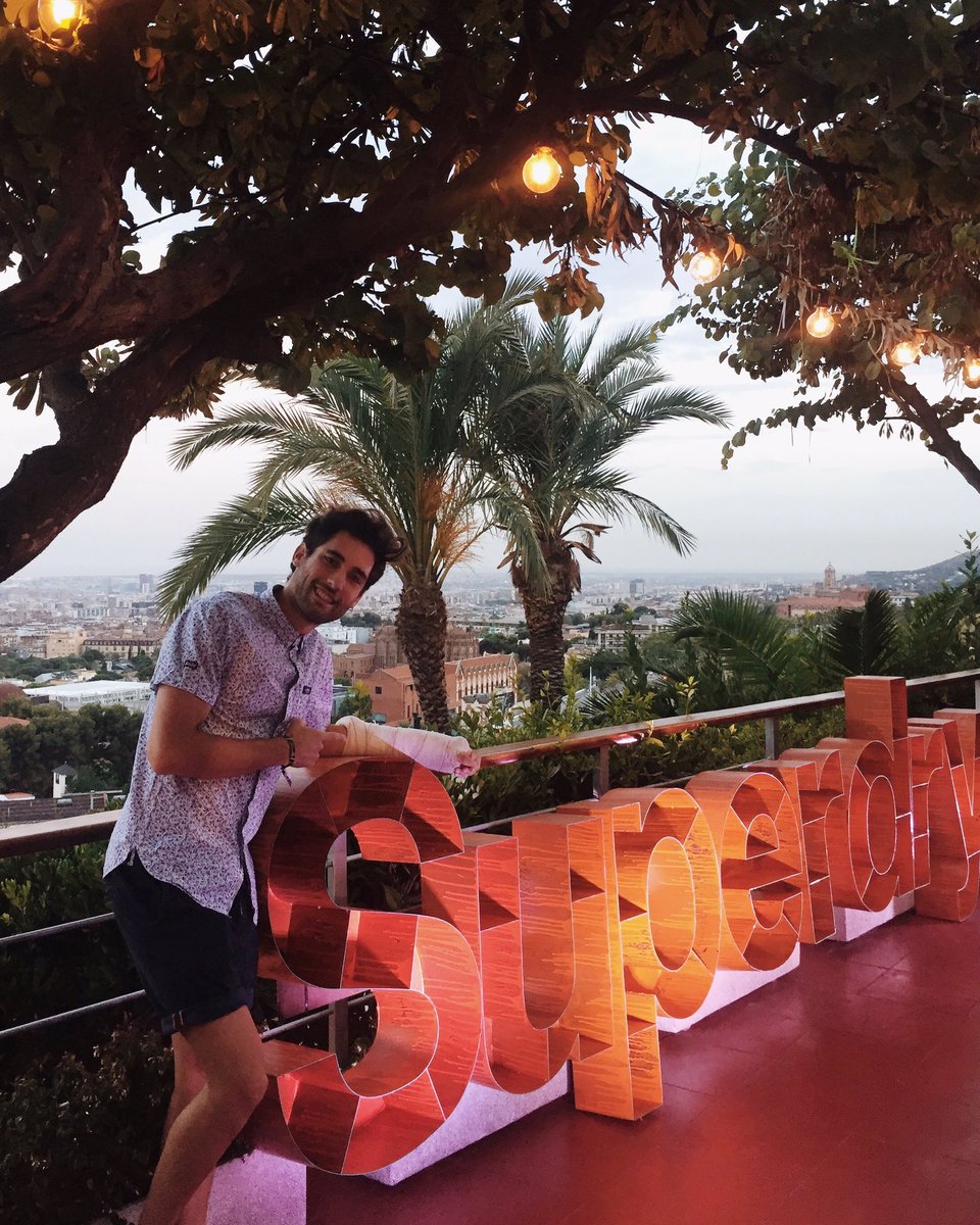 XanXBT's tweet photo. De juernes gracias a @SuperdrySpain con las mejores vistas de Barcelona 🌃🕺🏻 https://t.co/XeVePwFNi5