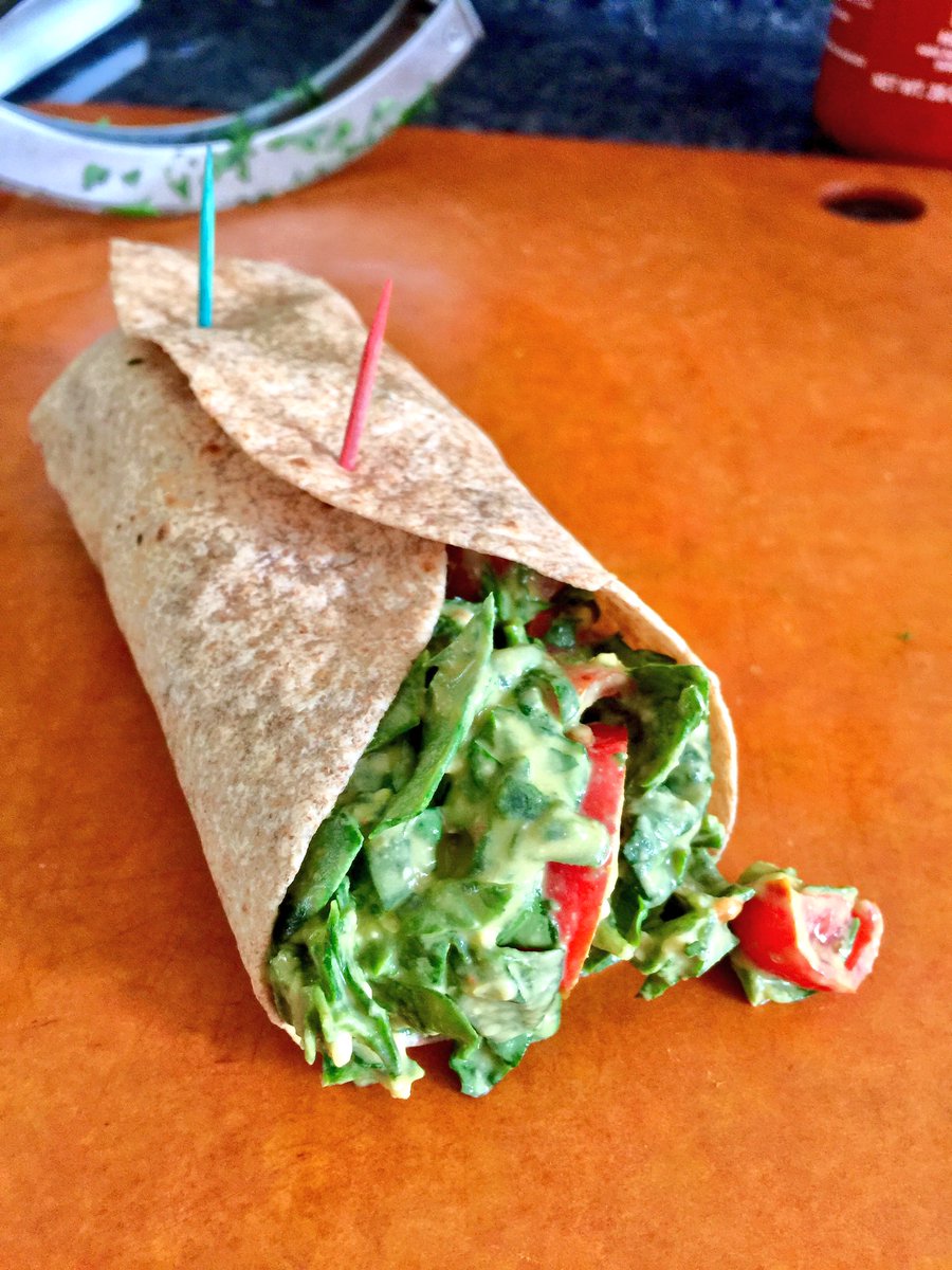 Jipsee's tweet photo. Lastly, heat up a wheat tortilla just enough to soften, then wrap all up & enjoy!!
#healthyfood #saladwraps #cleaneating #quicktip #foodies https://t.co/rgAjBd1w7F