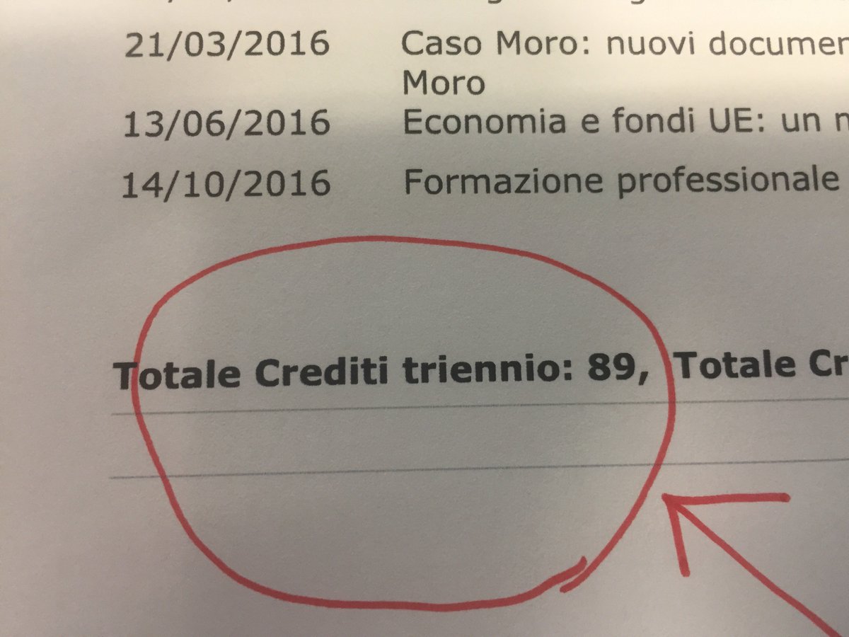 ErreEffe7's tweet photo. Giornalista del triennio. Noi abbiamo un pazzo che ha raggiunto gli 89 crediti formativi. Cercasi ancora più secchione per scambio #sigef https://t.co/srGmocUgqy