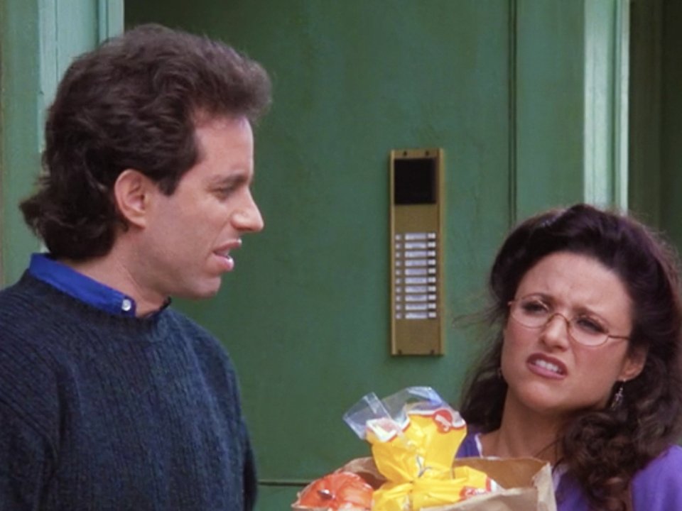 "Why is Mr. Constanza with a man in a cape?" “The Chinese Woman” is on #Seinfeld tonight! https://t.co/lDWkTsvVtl