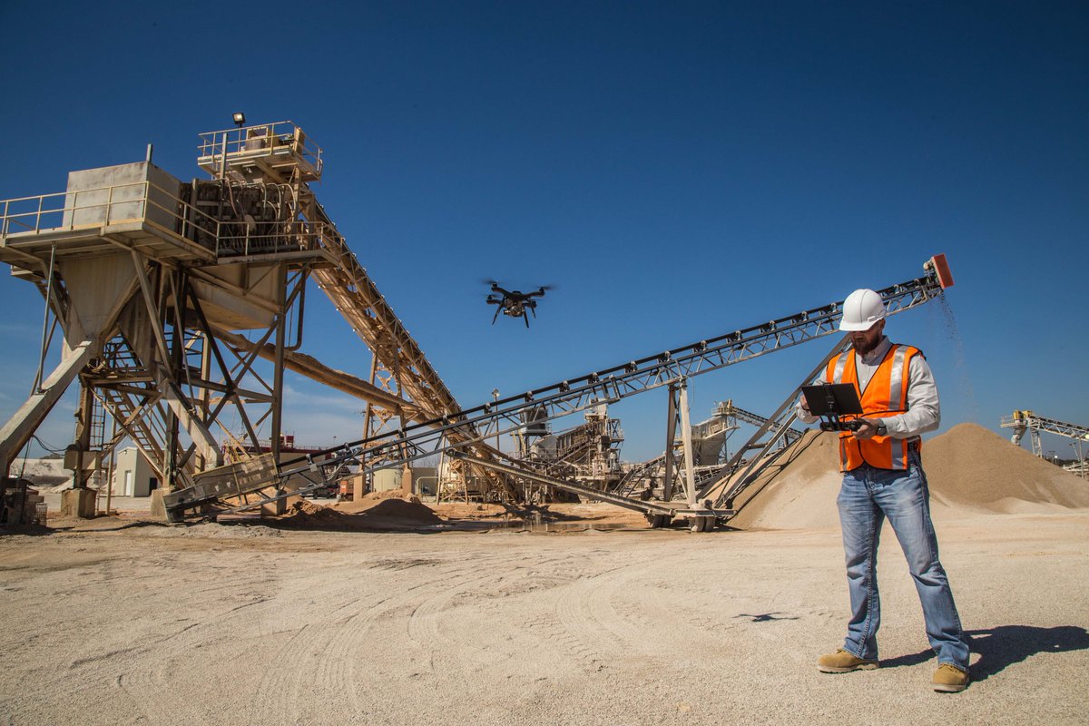 3DRobotics's tweet photo. Planning a drone flight on your construction site? @initial_aec has some advice on how to prepare effectively: https://t.co/QyfAaNF1Vm https://t.co/7rxqaqvgcg