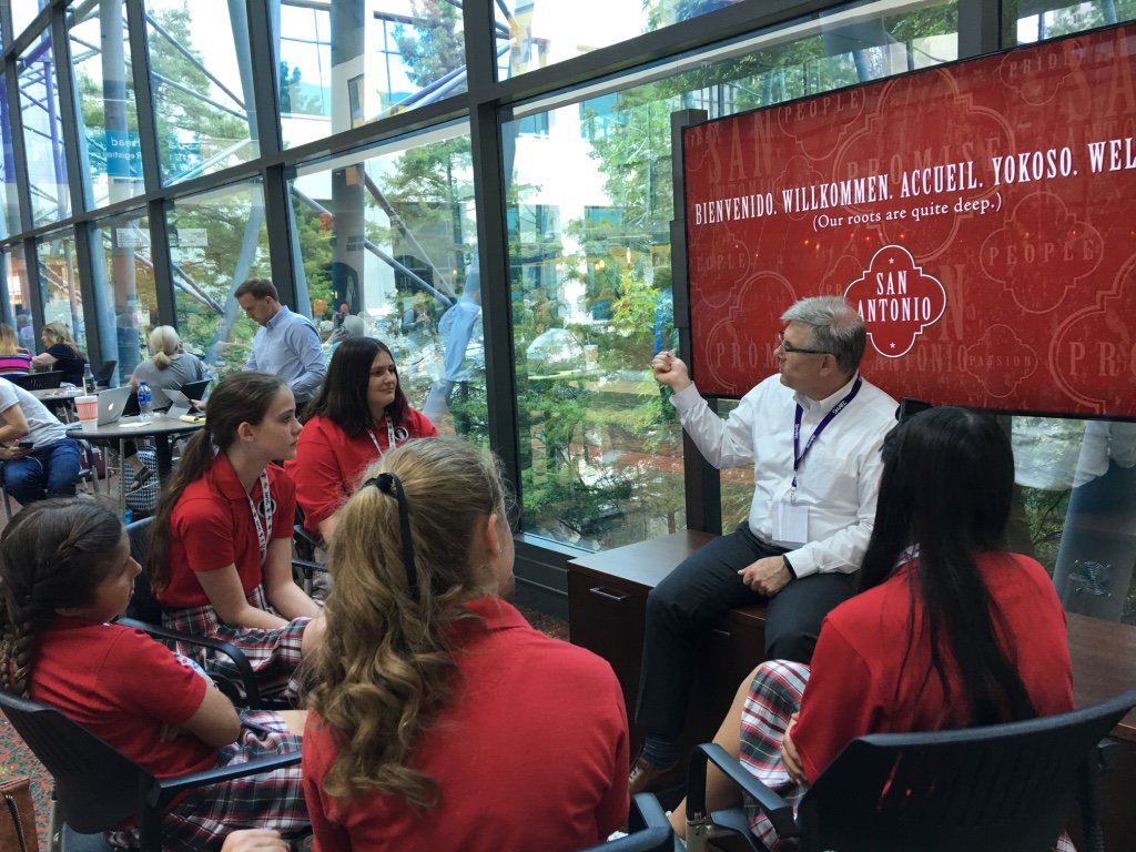 SMART_Tech's tweet photo. #ThrowbackThursday to #ISTE17 and when our VP of Operations met w our @clscardinals Student Advocates to chat about their ideas for #Edtech! https://t.co/zYRikJdM3K