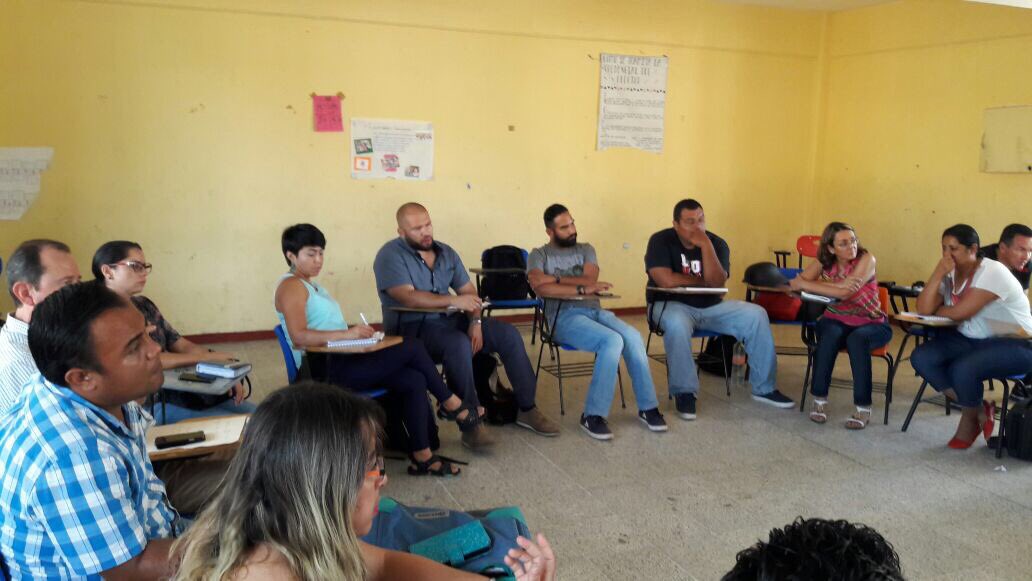 CETMAR_Boca's tweet photo. Profesores de nuestro plantel reciben curso de inducción sobre el nuevo modelo educativo en la EMS https://t.co/ytYfv886Yl