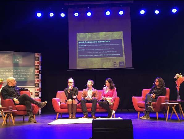 INDAP_Chile's tweet photo. Conversando sobre "Sustentabilidad Gastronómica" en Seminario Sabores de Chile https://t.co/XftUx5UCeO