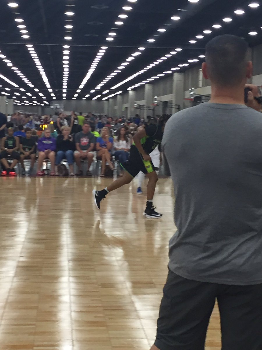 CometsBallers's tweet photo. @aau_bingo when the coach also does the videotaping of the game #dualjobs https://t.co/K7mEQJrvlq