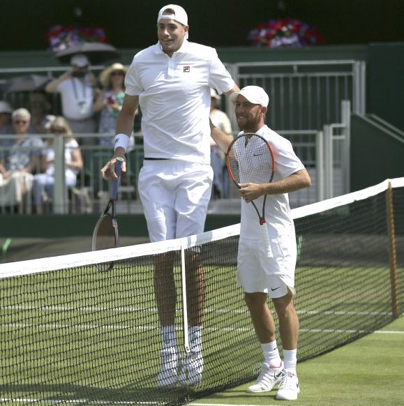 DEEJtjrWsAIxFTm.jpg:large