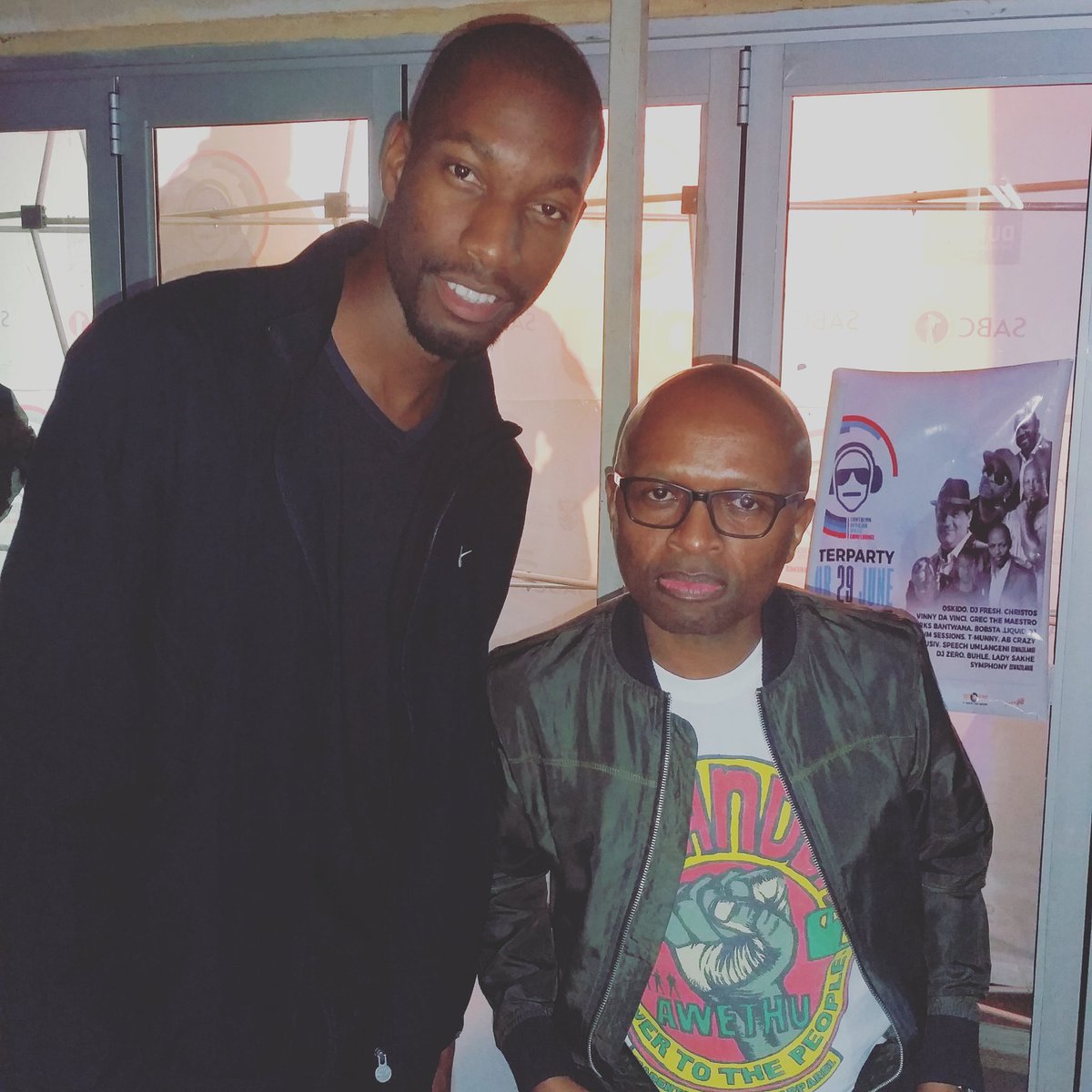 SpeechUmlangeni's tweet photo. ☼,,, #SAMC2017 after party at Mashamplane’s Lounge with the legendary uncle @VinnyDaVinci 😎😎
#DJUSAMC #DJU #DurbanJulyWeekend #HouseAfrika https://t.co/iR4H48pW69