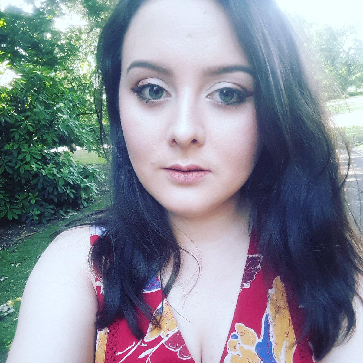 MakeItUp_x's tweet photo. Perfect weather for an afternoon walk &amp; icecreams in the sunshine with my boys🌼💛 #walkinthepark #summer #feelingblessed https://t.co/IM0lpukcqb