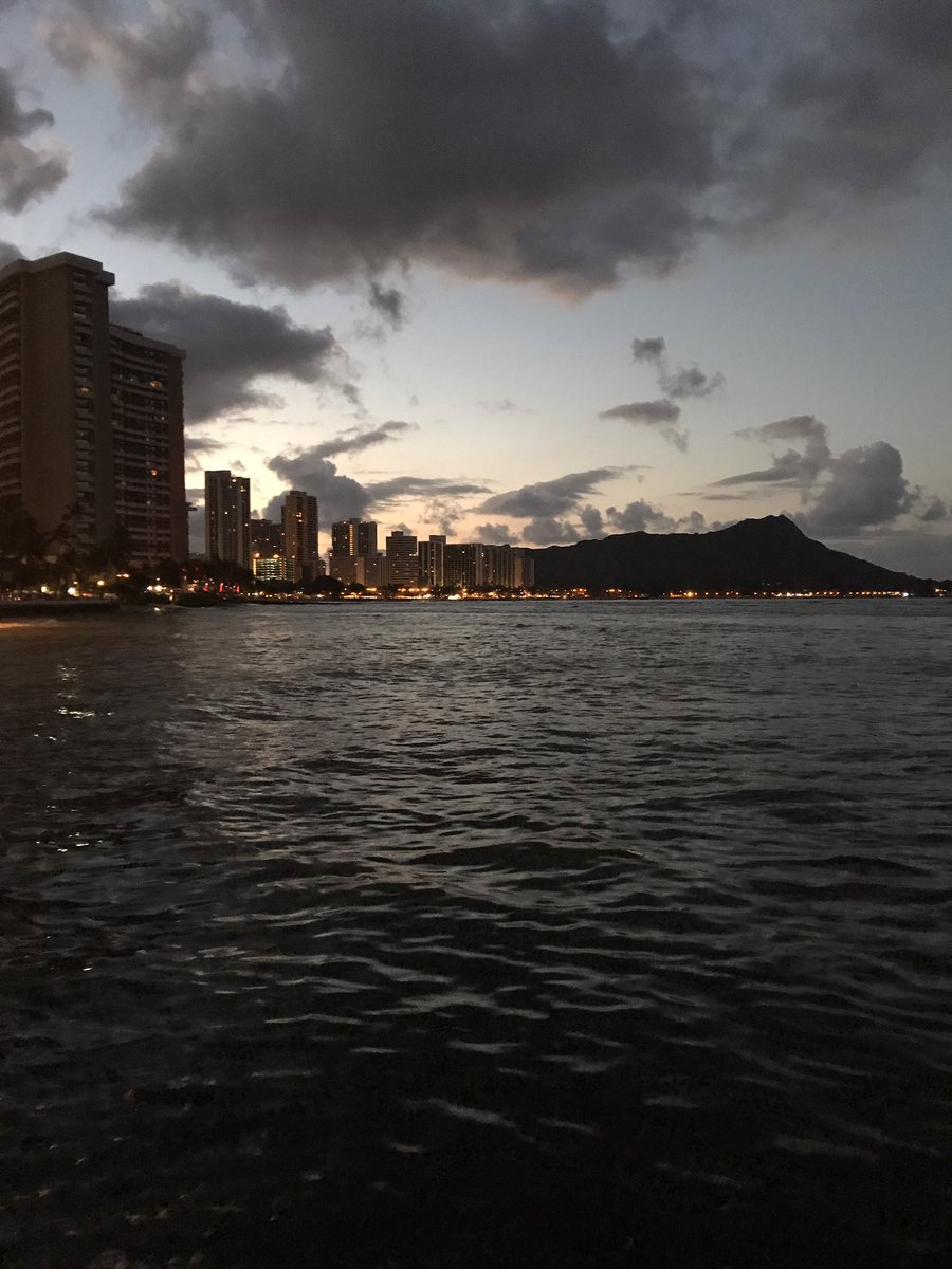 CactusCreed148's tweet photo. Good Morning from Diamond Head....... #hawaii #islandlyfe #united https://t.co/n8nyFfPXjk