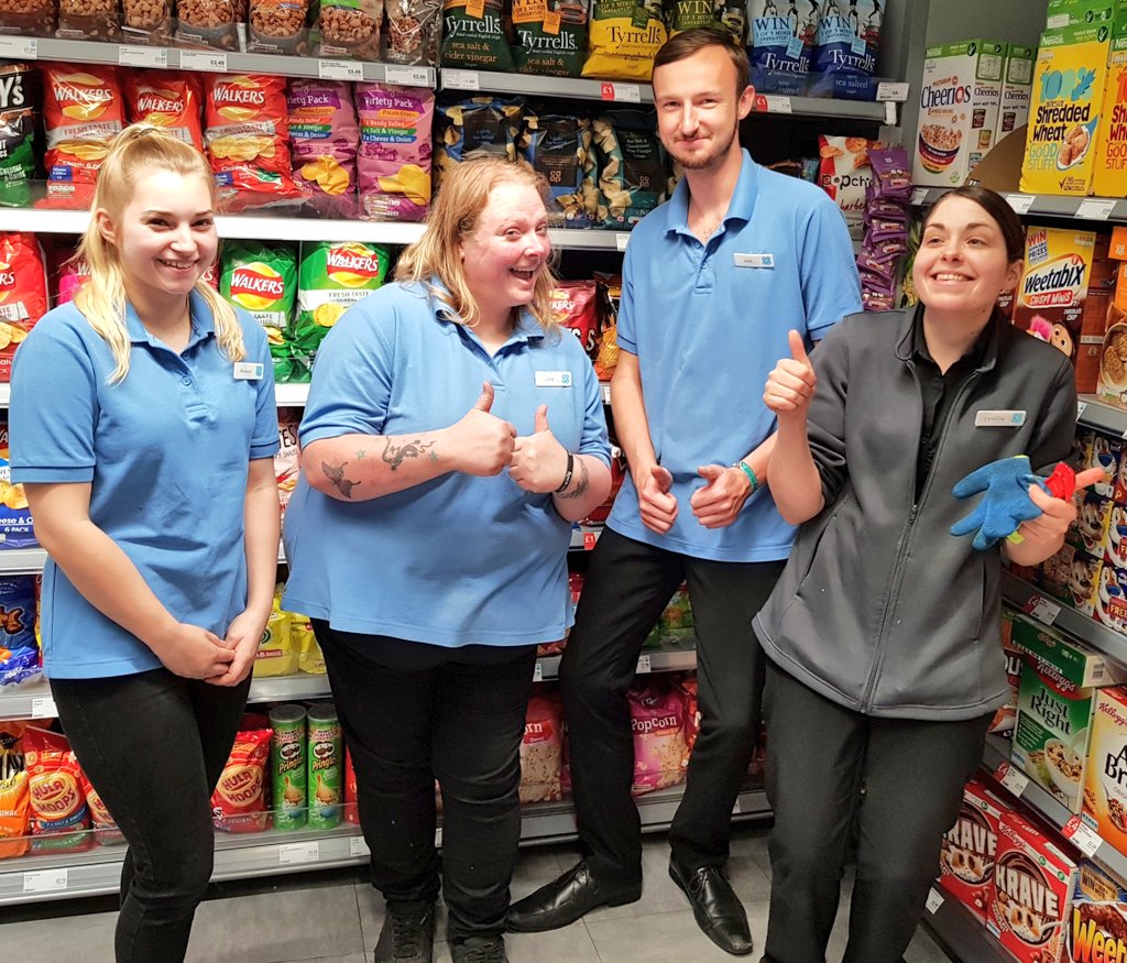 razi84pks's tweet photo. Well done to AOM team for achieving great sales and keeping the great standards consistently @tinamitchell123 @Faulkner070  @PaulGriffin18 https://t.co/sVsyUJEE0j