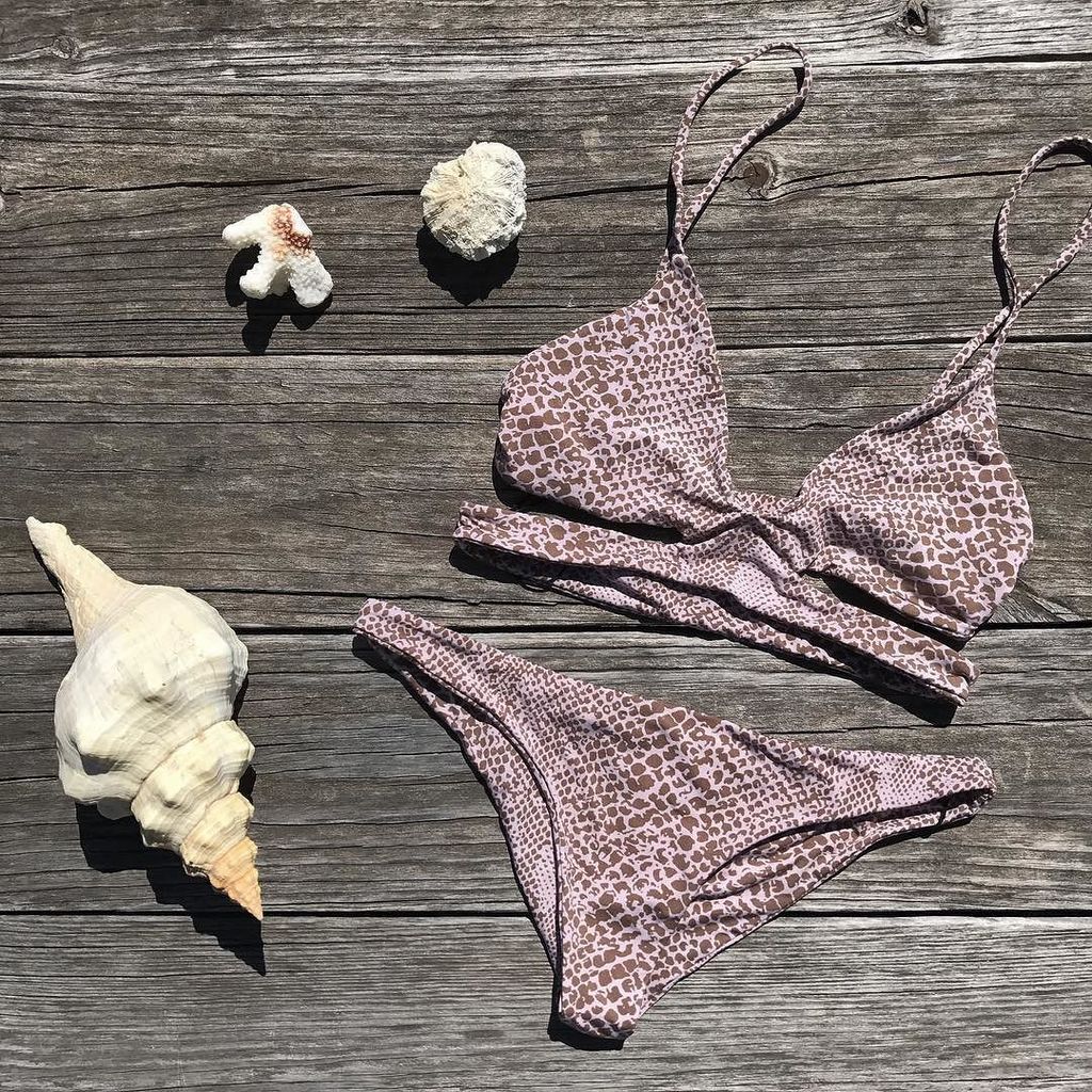 Good looking lil thang 🙌 x #AcaciaSwimwear Haku + Waikoloa in Dark Snake >> ps. Check our Insta story for a big an… ift.tt/2uOFNBd