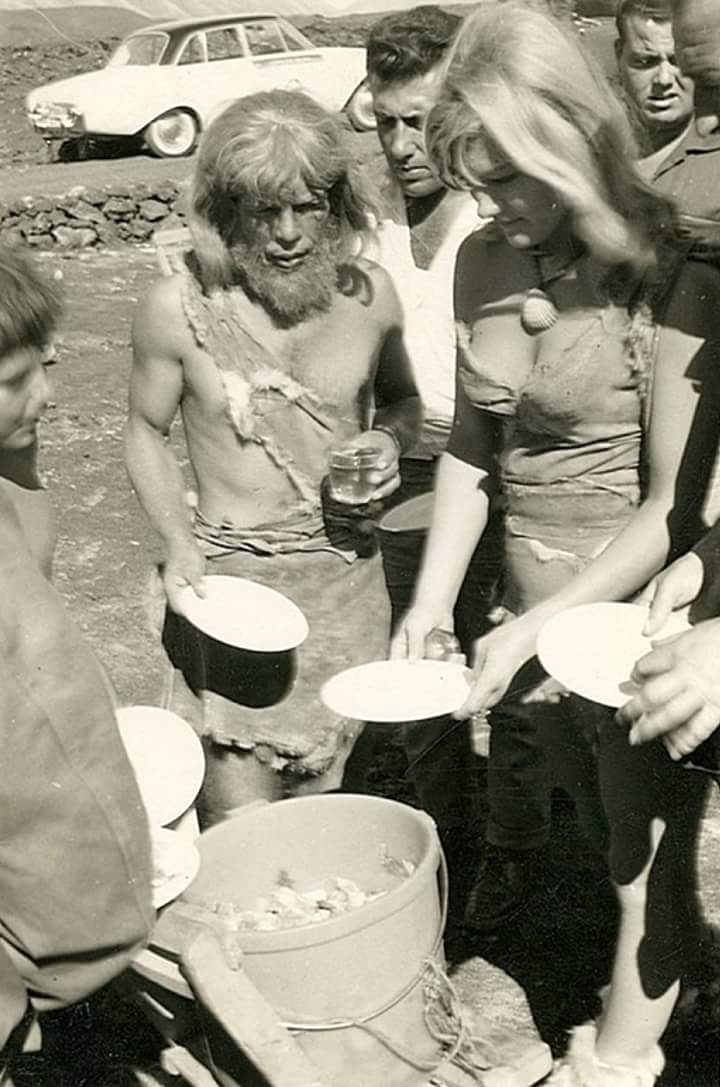 AntesAhoraTfe's tweet photo. Un Antes!
📽️ Seguimos con cine en el #Teide
Rodaje (Hace un millón de años) #Tenerife Año1966
📷#AntiguaTenerife
@Hija_deLuna @16maluz https://t.co/e7IcybVQbb