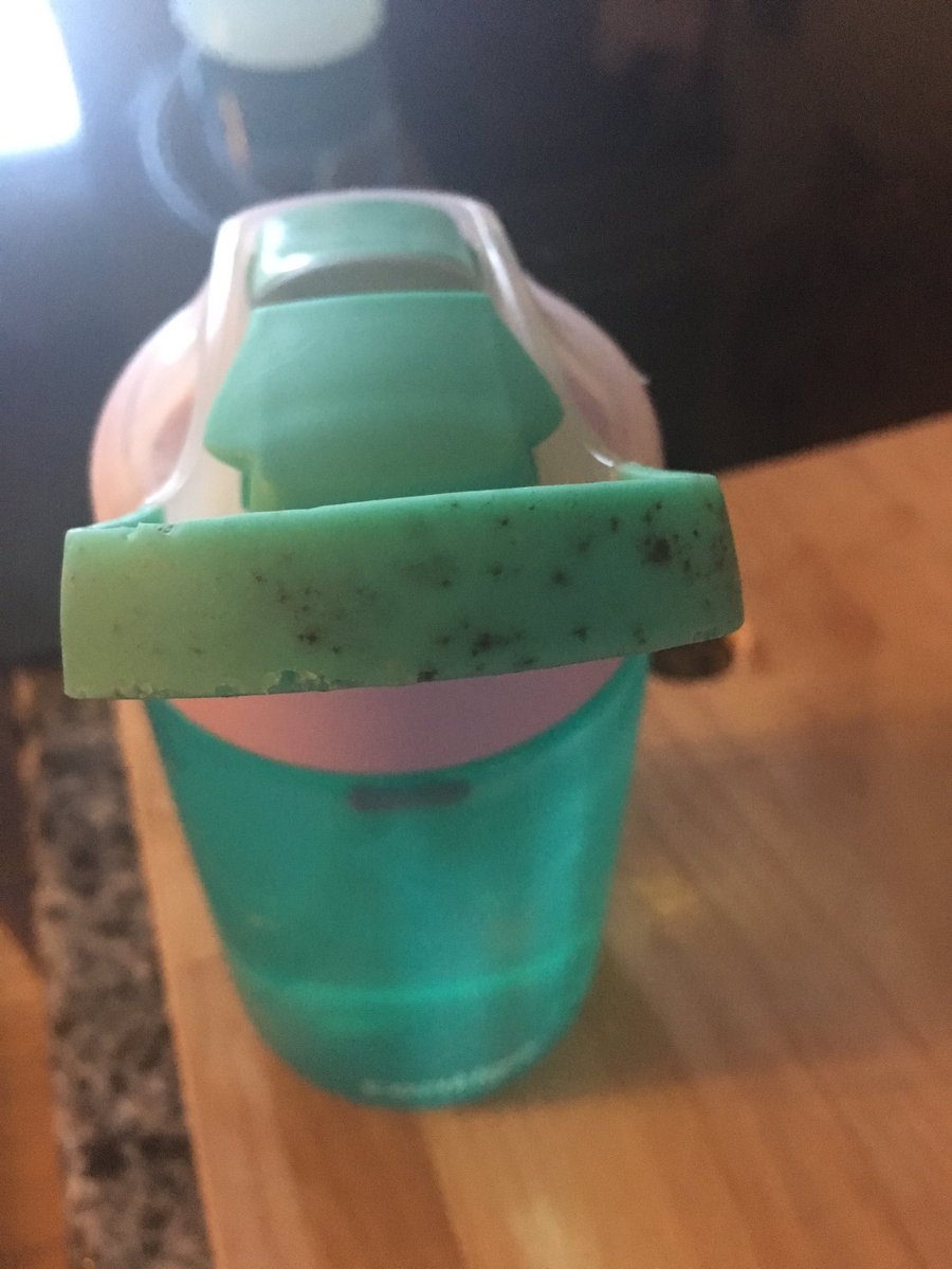 NProceviat's tweet photo. @GoContigo This is a picture of a water bottle I bought for my daughter at Christmas. 😷 https://t.co/QSgb6UB3qW
