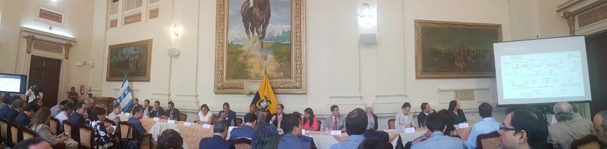 SRIoficialEc's tweet photo. #ConsejoProductivoTributario presenta en #Guayaquil la metodología de las mesas consultivas sectoriales de diálogo y del Comité Ejecutivo https://t.co/hqMiJjGuJ6
