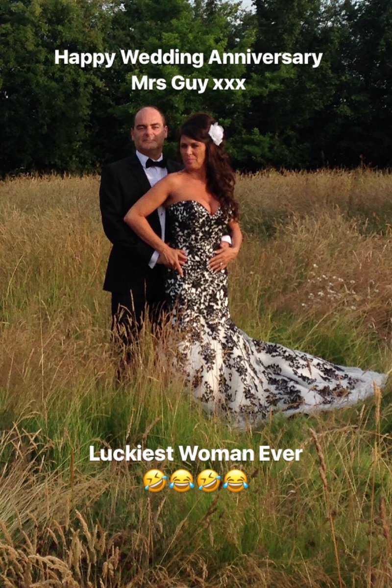 Happy #weddinganniversary <a href="/P9LHG/">Louise Guy</a> 💋