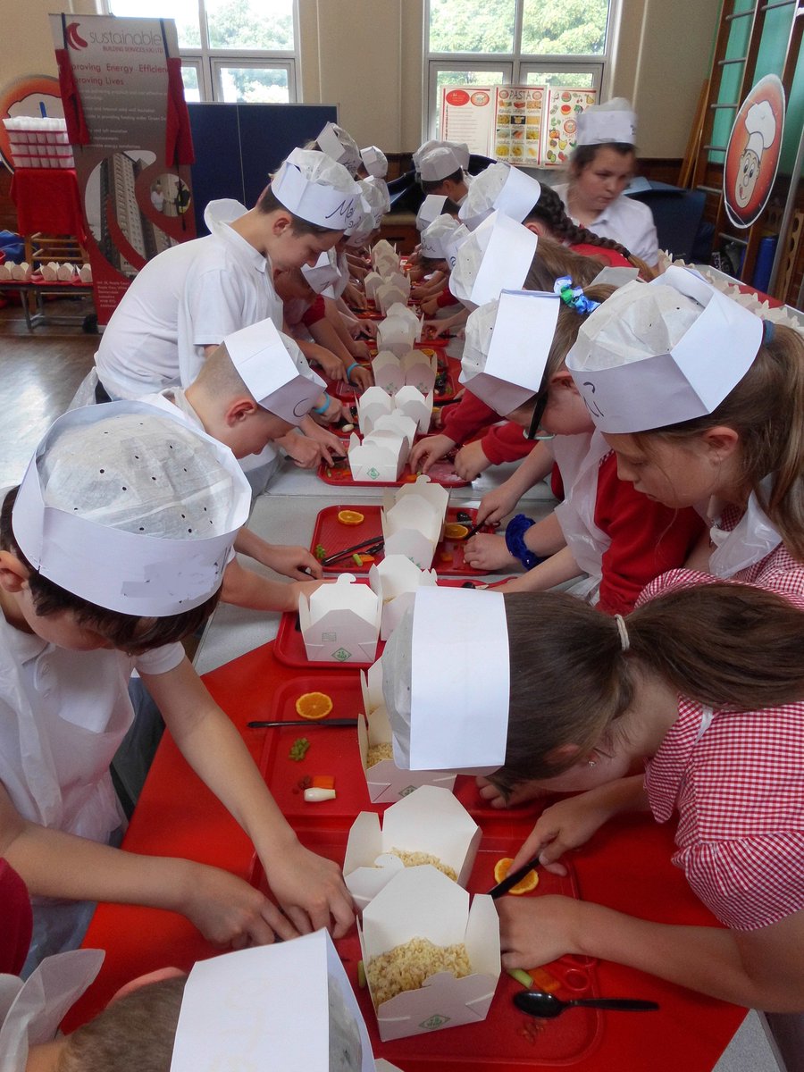 ictfunlearning's tweet photo. @Bidstonavenue children have been creative with Junior Chef @jnrchefs this week. Have a look at 6I's experience... https://t.co/mYjXnosFJE https://t.co/XAXI7adcfP