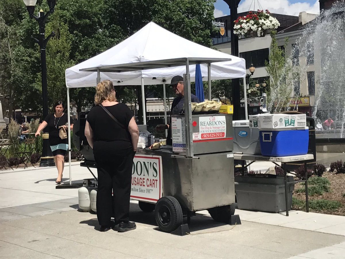 Lunch is served in Gore Park! Green Machine Smoothies, Urban Express, Tony's Corner and Reardon's Hotdogs &amp; Sausages are here! Come enjoy!☀️