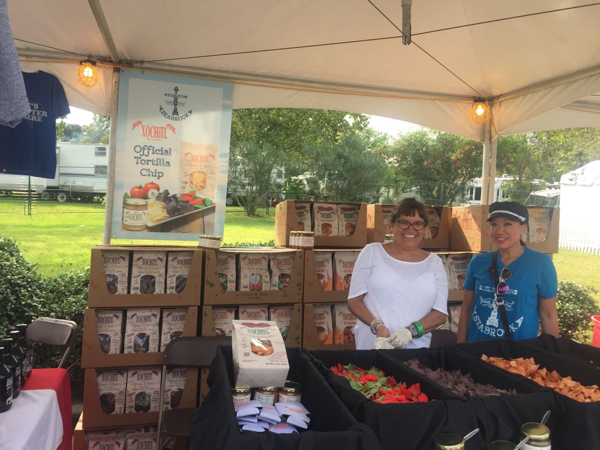 XochitlChips's tweet photo. We prefer to pair our wine with #XochitlChips and salsa 😜 #TBT to being the Official Chip Sponsor at #winefaircyfair https://t.co/n5PvKL8ECB