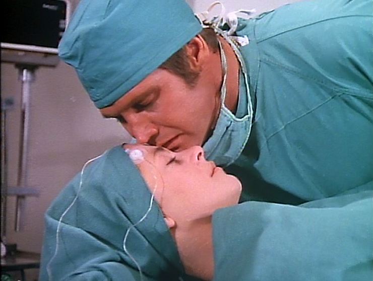 Bionic_Tweets's tweet photo. It's #InternationalKissingDay so what else wud we tweet??? #LeeMajors @mslindsaywagner #BionicLove #BionicForever https://t.co/irouHqLElb