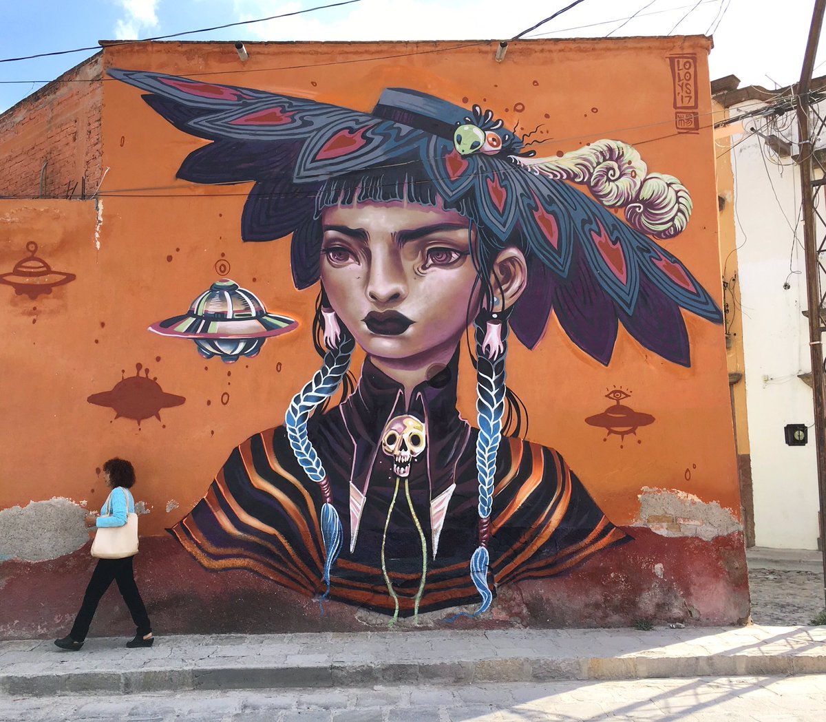 New mural from #Lolo for #murosenblanco Festival in San Miguel de Allende, Mexico 🌿✨ #streetart #mural #art