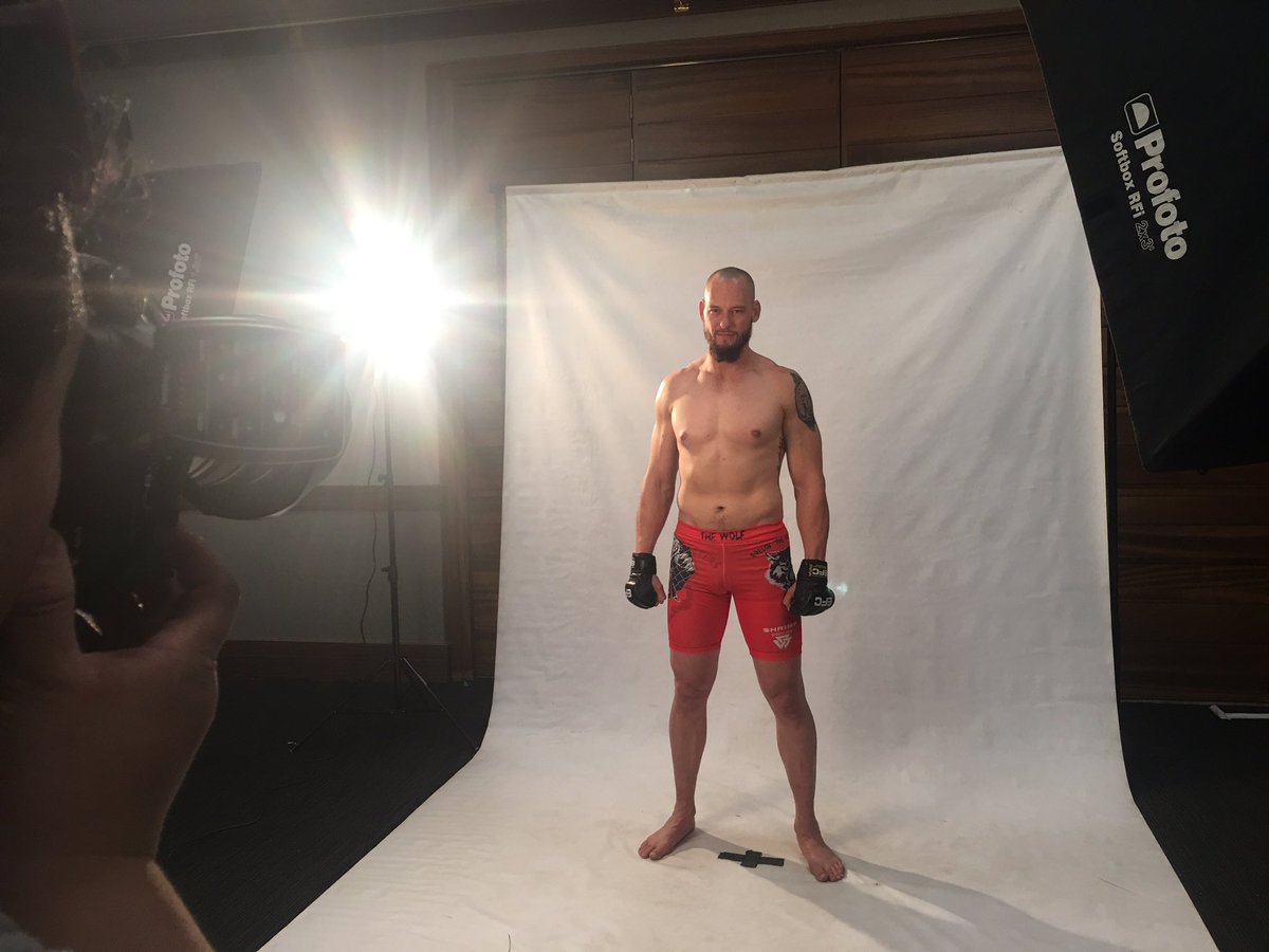 .<a href="/RoelofScheepers/">RoelofWOLF Scheepers</a> ready to return to action after two years out of the Hexagon! #EFC61