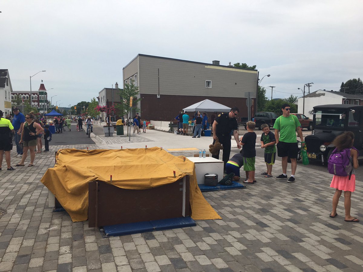 Beautiful weather at the Gore Street Neighbourhood Party! Stop by and see us. #firesafe #beprepared @CitySSM https://t.co/gaFIZmVYCC
