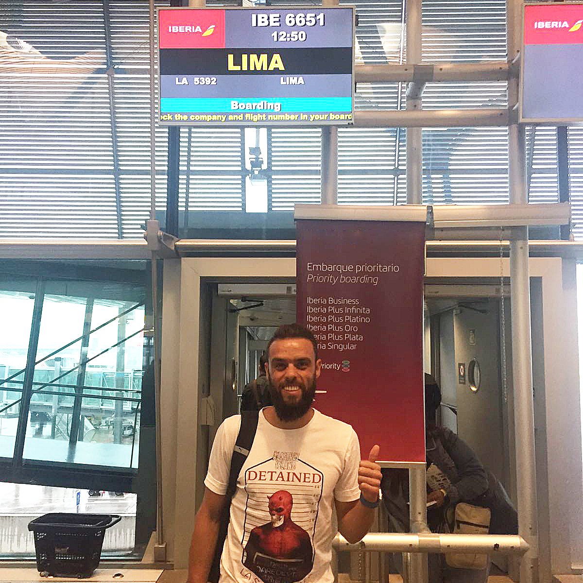 RCCelta's tweet photo. 😺✈️🇵🇪

@sergioalv1 viaxa a Perú para inaugurar a Escola Social RC Celta de Paita.

➡️ https://t.co/SWqHLz1ekn

#FundaciónCelta https://t.co/swm5EyCSzq