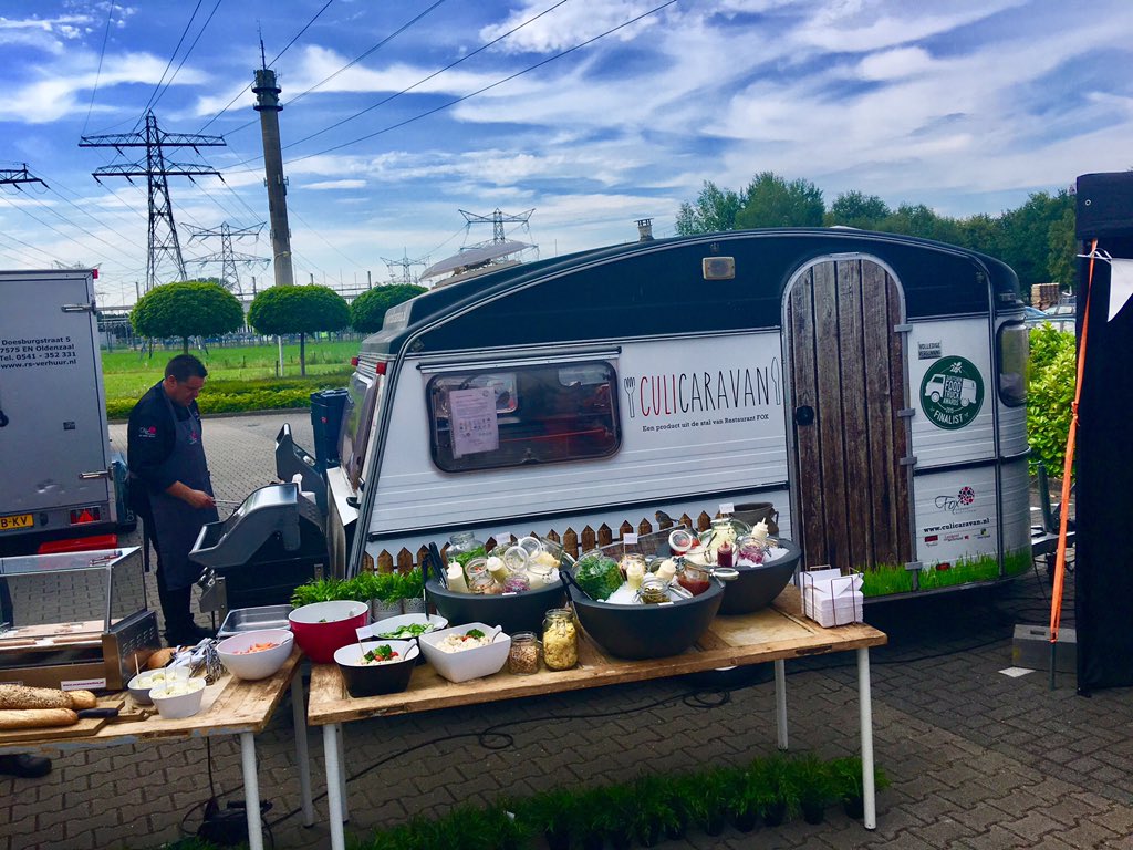 CuliCaravan's tweet photo. Vandaag #cateren we de Hoffmann group #foodtruckTwente #foodtruckcatering #catering https://t.co/Pgeg5YkP2D