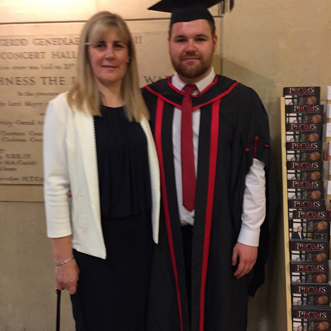 ddFilms1's tweet photo. Well I guess today makes it official, delighted to have graduated from USW in Film &amp; Video, it has been a great three years! https://t.co/XYcJ6IPUr6