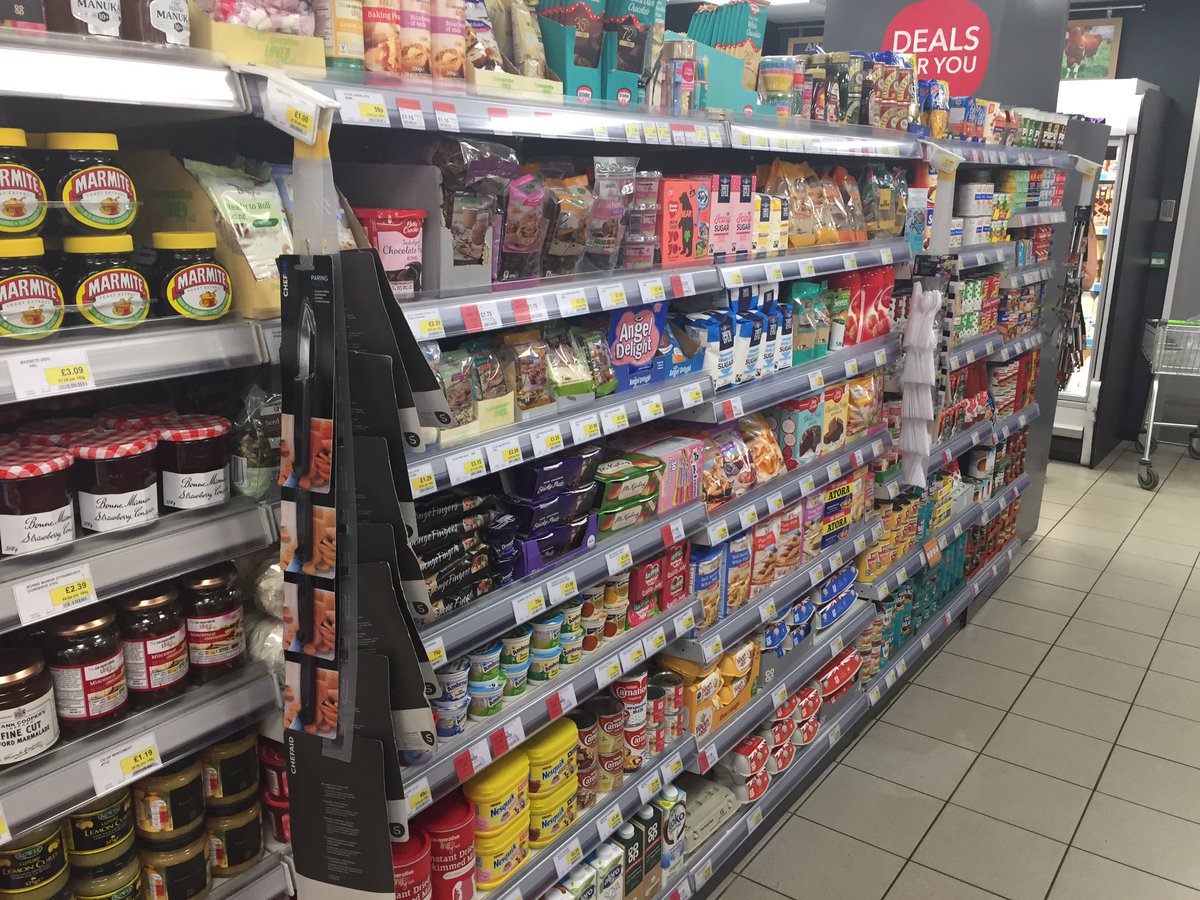 adamleewaudby's tweet photo. Great first store from Yvonne and the Lake Ave Team. Modelling great change through great leadership. Well done! #east3perfectday https://t.co/FXwsY7z1VM