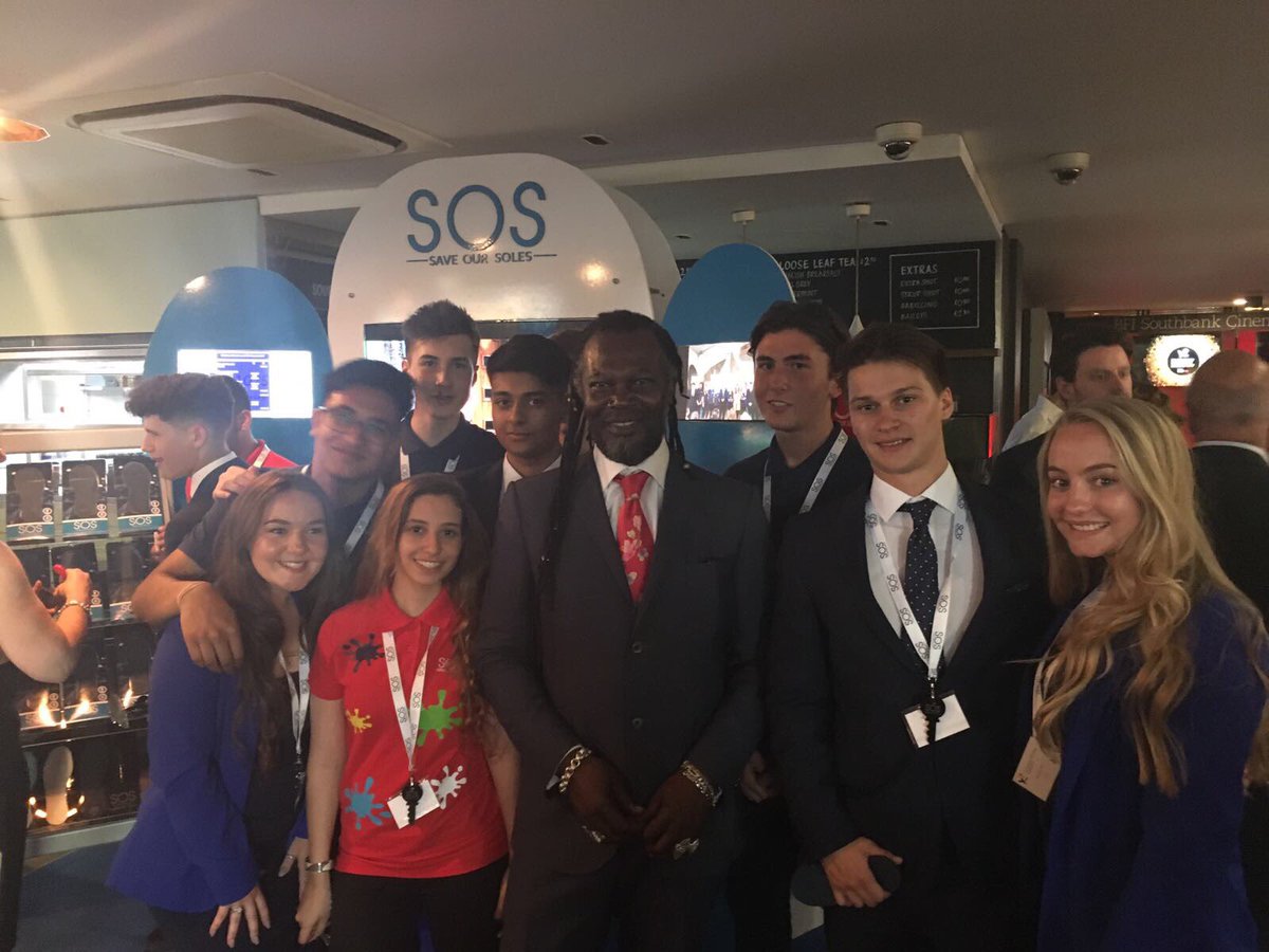 SOS meeting with a business hero#SOS#SaveOurSoles <a href="/YEWales/">Young Enterprise Wales</a> <a href="/youngenterprise/">Young Enterprise</a> @LBuffee @Olchfaschool <a href="/levirootsmusic/">Levi Roots</a>