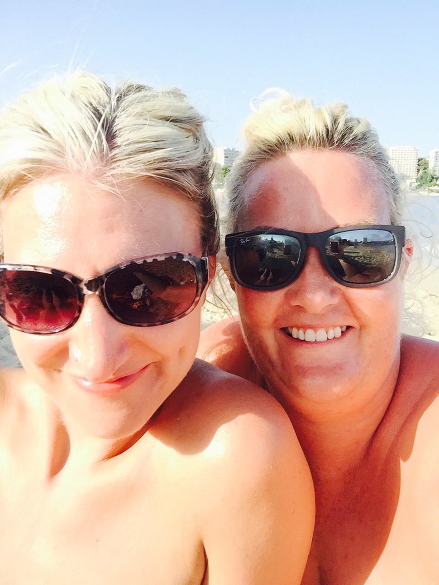 EllySmoone's tweet photo. All night on the beach! Hardcore 😜 https://t.co/nfePIMZK1V