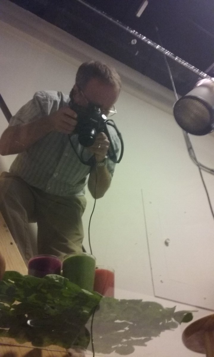 DNemanFood's tweet photo. .@kodacohen being smooth(ie). #photographersatwork https://t.co/616KIhA4m9