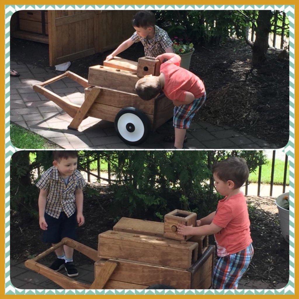 NatureExplorium's tweet photo. #teamwork #blockplay #outdoorclassroom #FiguringThingsOut  #natureplay #STEM #STEAM #grossmotor https://t.co/q45OsH1dox