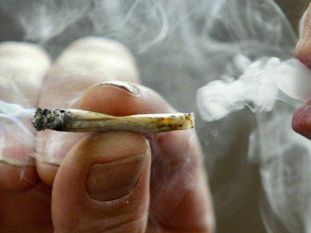 WPTV's tweet photo. Florida sued over medical marijuana law that bans smoking it https://t.co/hmcAfWaGhe https://t.co/umjXRKJ5TU