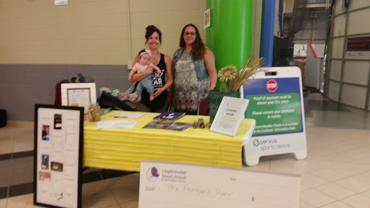 LSAIC's tweet photo. Visit our staff at the Farmer's Market and support the Farmer's Floor Campaign! @lloydBCFMI https://t.co/tLk3e1oo7w