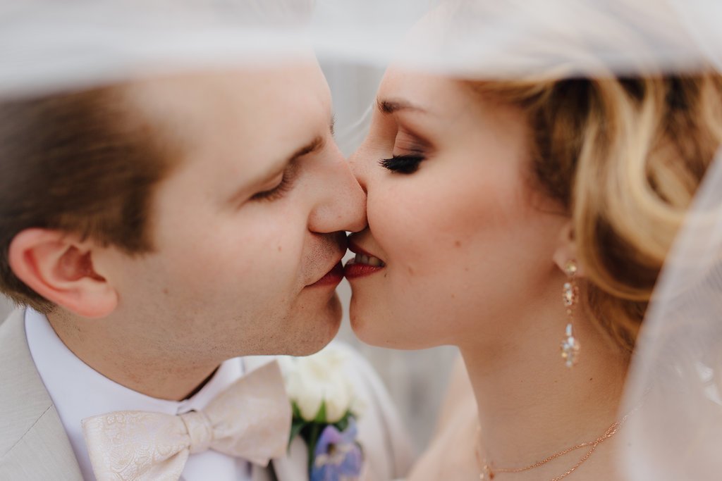 If you didn't know, it's National KISSING Day! #opportunity #firstkiss #stealakiss #puckerup #thoselips #kissmeyoufool #xoxo Photo: Texture