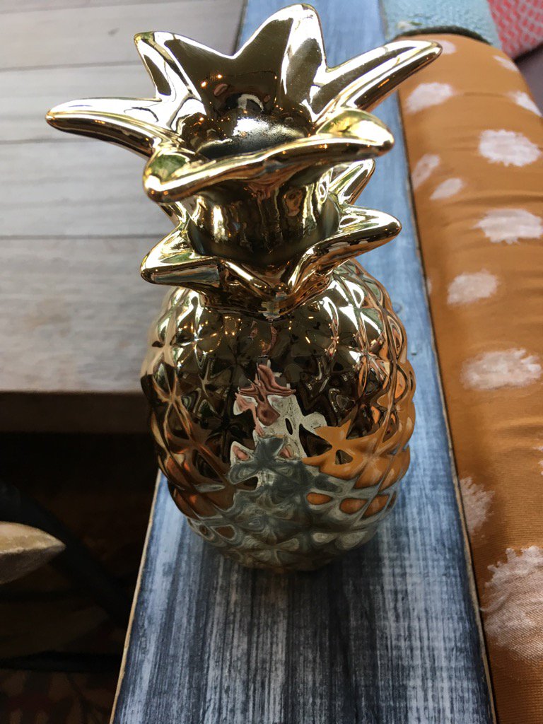 NorwichTreasure's tweet photo. #APTTREASURE
Things are very close... but who will win the coveted golden pineapple?!! https://t.co/lVC83G8XOK