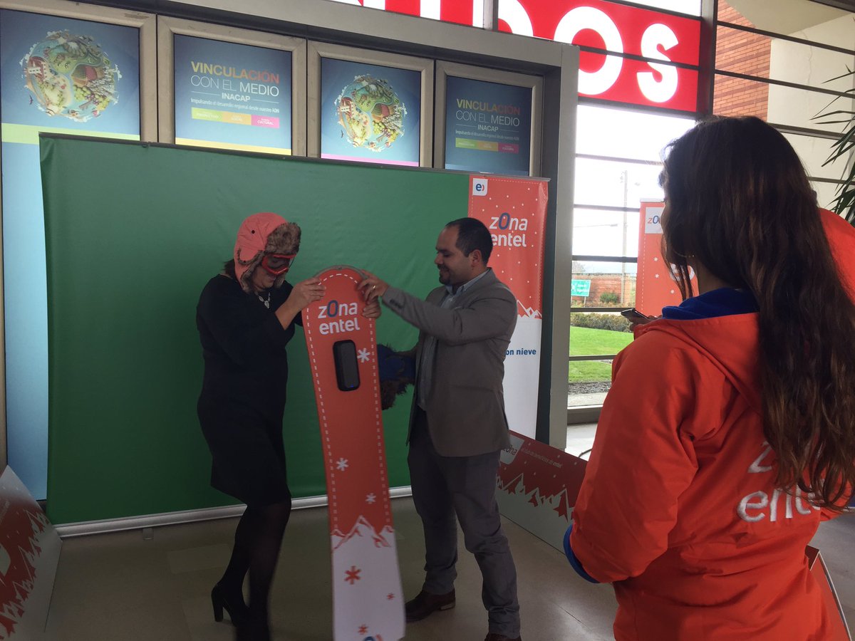 INACAP_CONCE's tweet photo. Ven hasta las 15 horas por tu foto en la nieve junto a @entel te esperamos en el Hall Principal https://t.co/iIUqbtP4ME