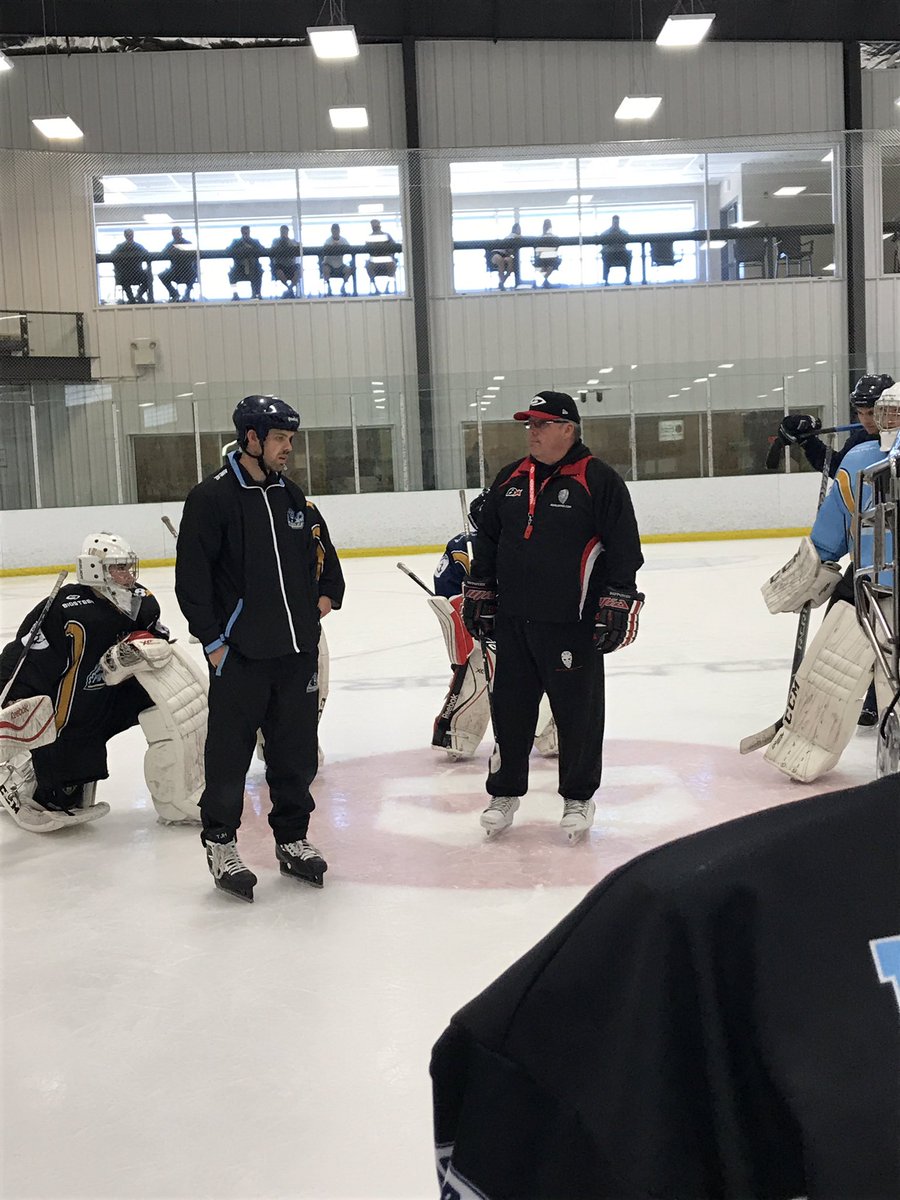 GoalieDrJrMntor's tweet photo. Jack from @FinnGoalieNS and @JukkaRopponen from @GoaliePro with a review of Day 4 #proweek2017 https://t.co/pv1ktAAQIQ