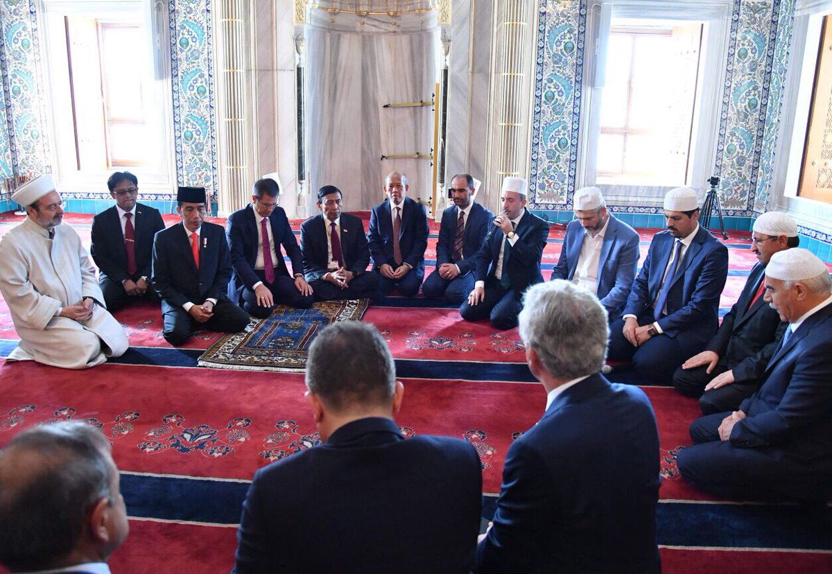jokowi's tweet photo. Masjid Kocatepe di Ankara Turki ini megah dan indah sekali. Mari kita perhatikan kondisi masjid2 tempat kita beribadah -Jkw https://t.co/Z3yXUuIs0y