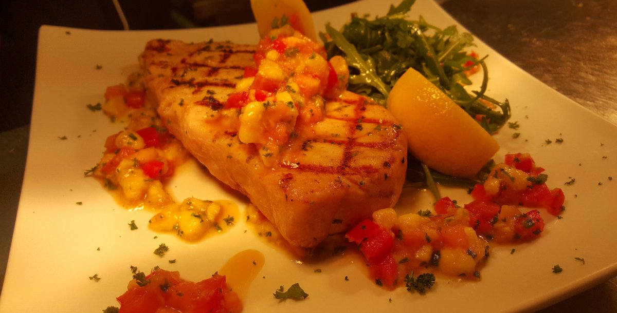 LuciasYarm's tweet photo. Hi #Stocktonhour, have you made your plans this weekend? With our fantastic range of dishes, you'll be spoilt for choice! #Yarm https://t.co/Io2DHBFZvD